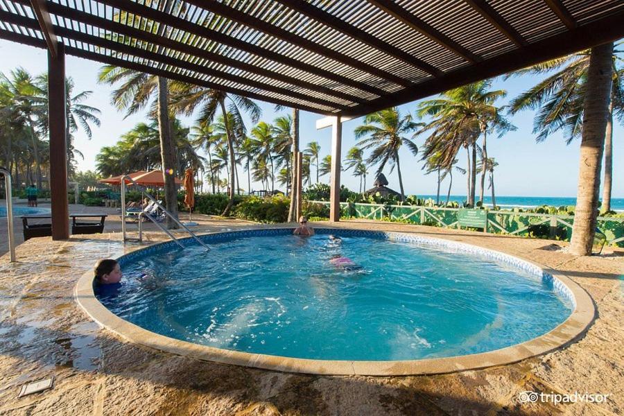 Apartamento Resort Ao Lado Do Parque Aquatico Porto Das Dunas - Pe Na Areia- Terreo Aquiraz Εξωτερικό φωτογραφία